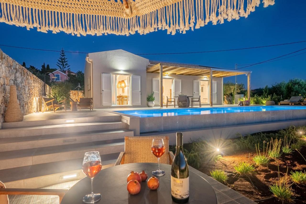 Summer Breeze Villa Tzamarelata Extérieur photo